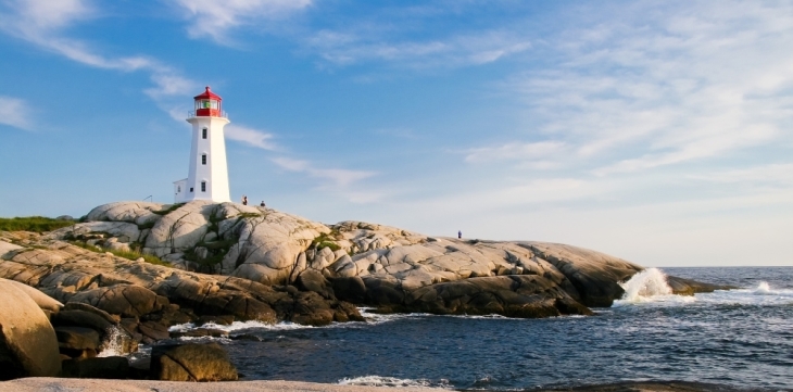 Coastal lighthouse (extract from photo by Bill Davenport) Coastal lighthouse (Photo by Bill Davenport)